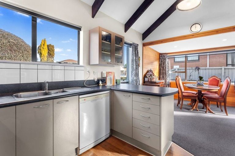 Photo of property in 1/4 Camrose Place, Ilam, Christchurch, 8041