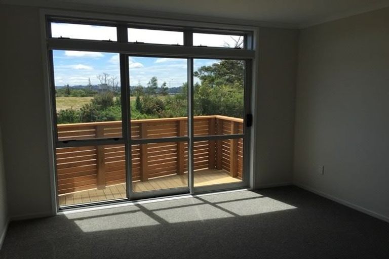 Photo of property in 18 Teal Way, Hobsonville, Auckland, 0616