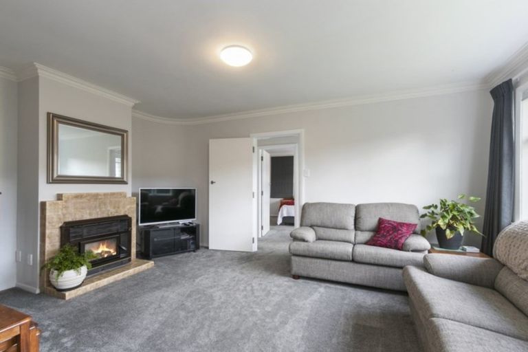 Photo of property in 15 Peel Place, Wainuiomata, Lower Hutt, 5014