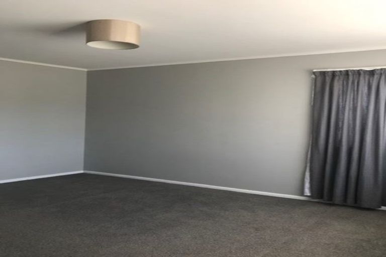 Photo of property in 5 Kerry Place, Papakura, 2110