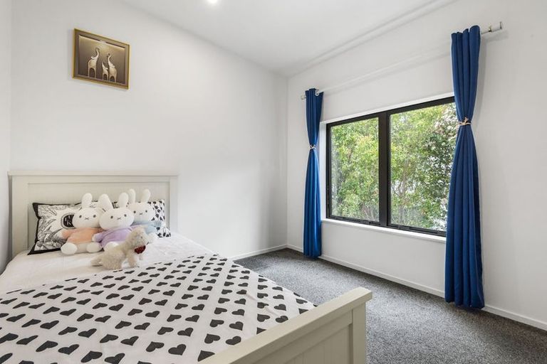 Photo of property in 61a Knights Road, Rothesay Bay, Auckland, 0630