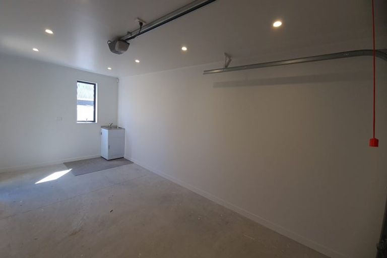 Photo of property in 15 Walsall Street, Addington, Christchurch, 8024