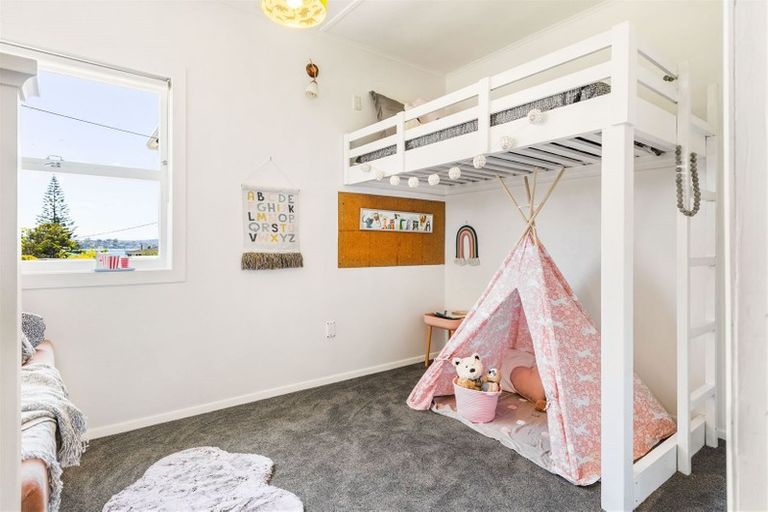 Photo of property in 811 Te Atatu Road, Te Atatu Peninsula, Auckland, 0610