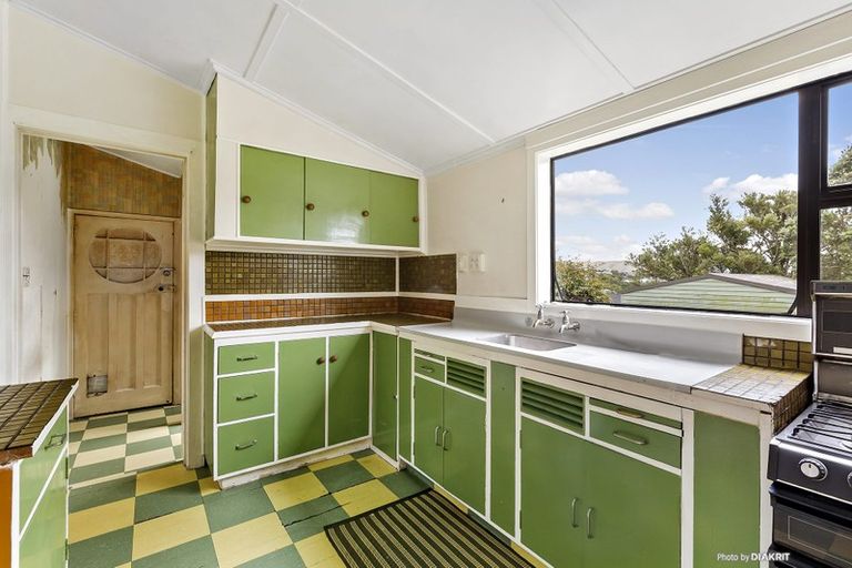 Photo of property in 21 Helston Road, Johnsonville, Wellington, 6037