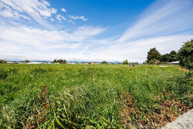 Photo of property in 18 Somerset Crescent, Highbury, Palmerston North, 4412