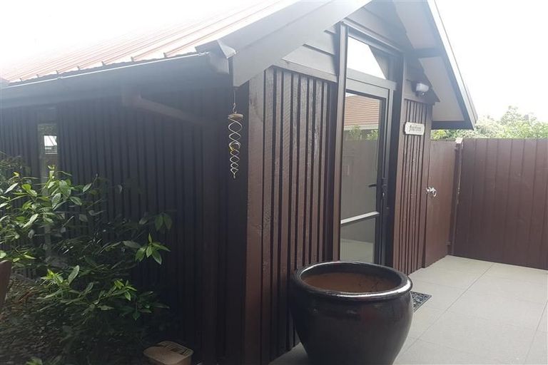 Photo of property in 14 Hawkswood Place, Avonhead, Christchurch, 8042