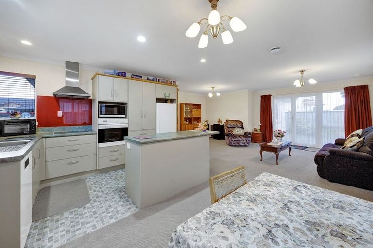 Photo of property in 33d Argyle Street, Hawera, 4610