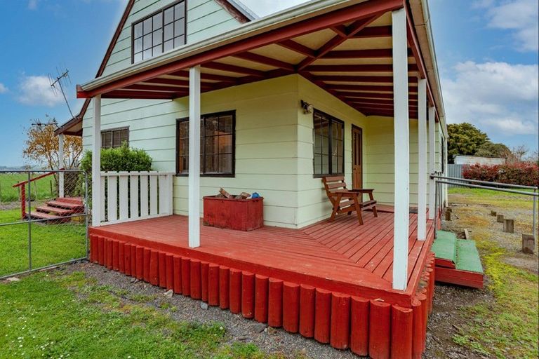 Photo of property in 19 Ellison Street, Otane, 4202