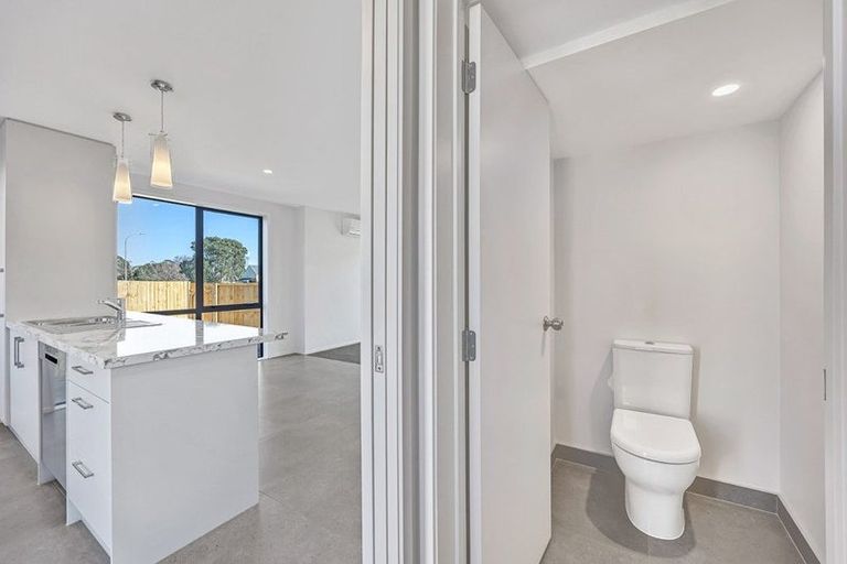 Photo of property in 11a Kelburn Lane, Mangere, Auckland, 2022