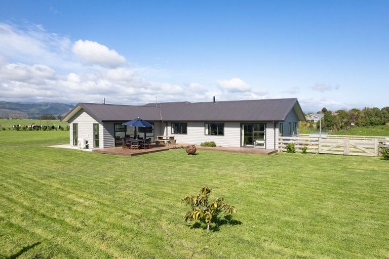 Photo of property in 102 Kukutauaki Road, Koputaroa, Shannon, 5575
