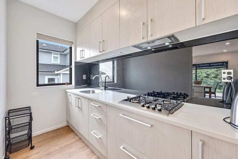 Photo of property in 13 Spyglass Street, Red Beach, 0932