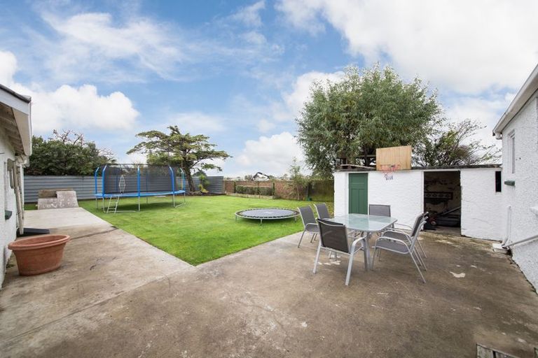 Photo of property in 24 Milson Line, Roslyn, Palmerston North, 4414