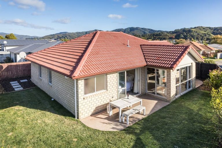 Photo of property in 17 Fraser Colman Grove, Wainuiomata, Lower Hutt, 5014