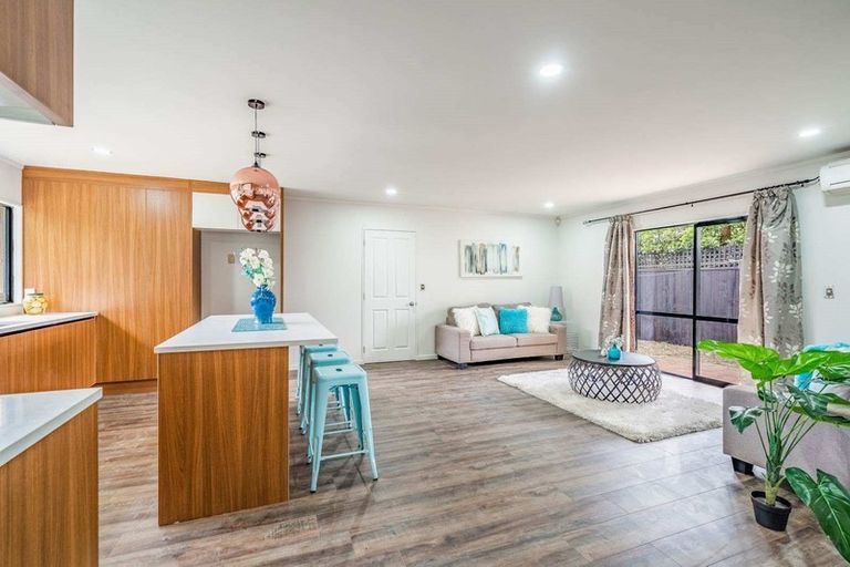 Photo of property in 13 Neta Grove, Henderson, Auckland, 0612