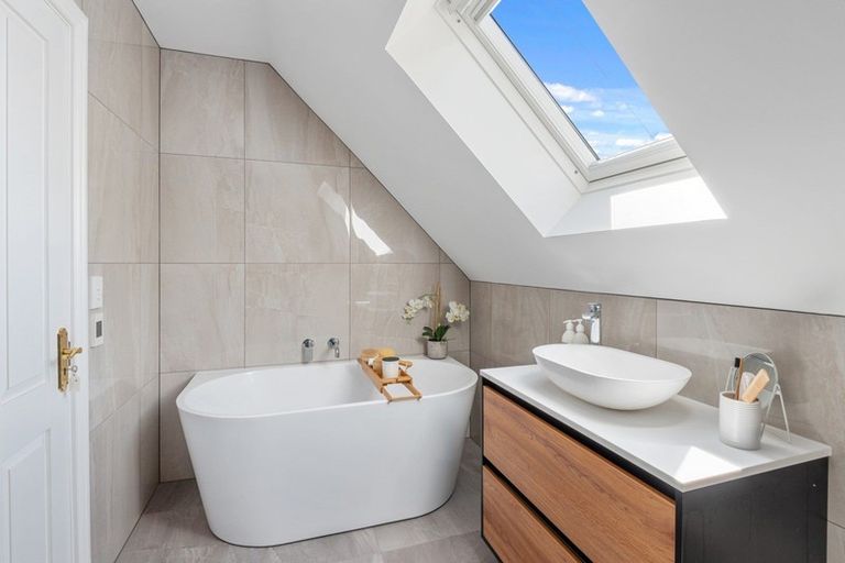 Photo of property in 5 Grangewood Lane, Burnside, Christchurch, 8053