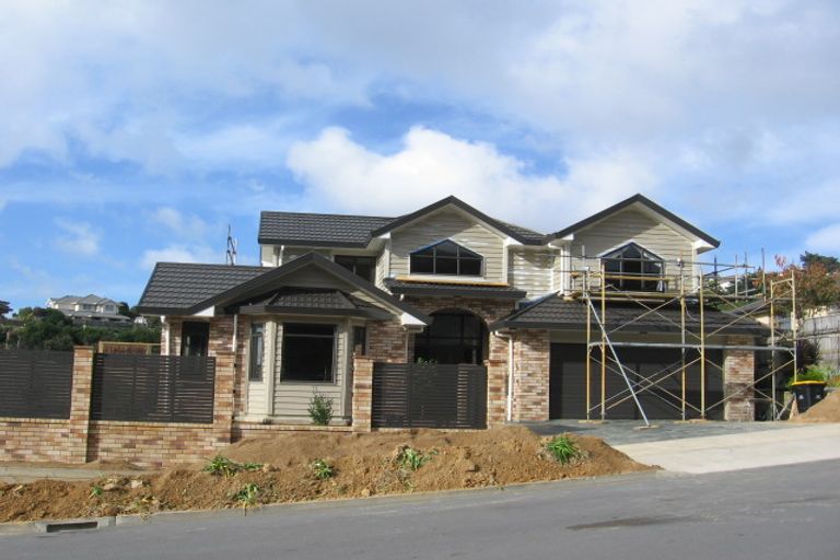 Photo of property in 213 Westchester Drive, Churton Park, Wellington, 6037