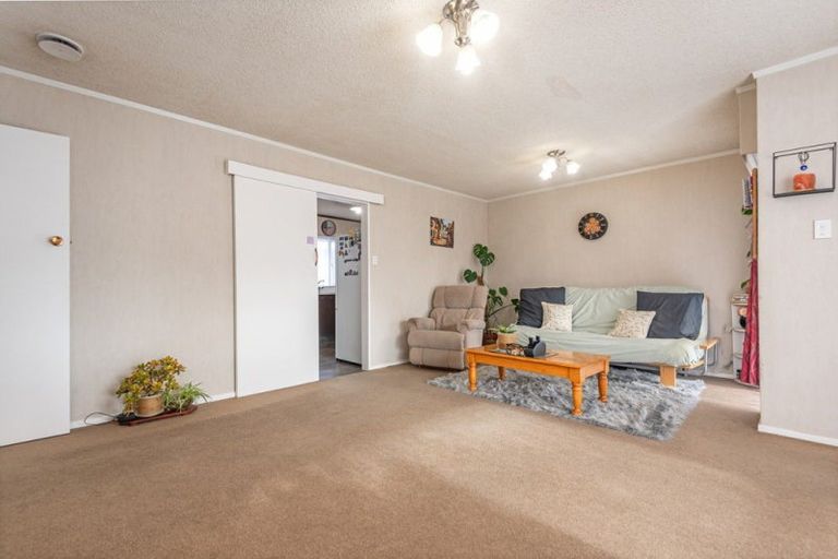 Photo of property in 12-12a Cecil Place, Cloverlea, Palmerston North, 4412