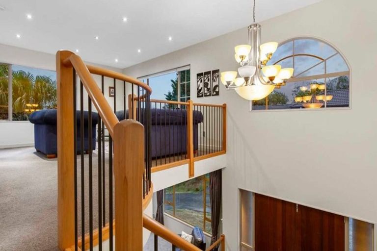 Photo of property in 68 Saddleback Rise, Murrays Bay, Auckland, 0630