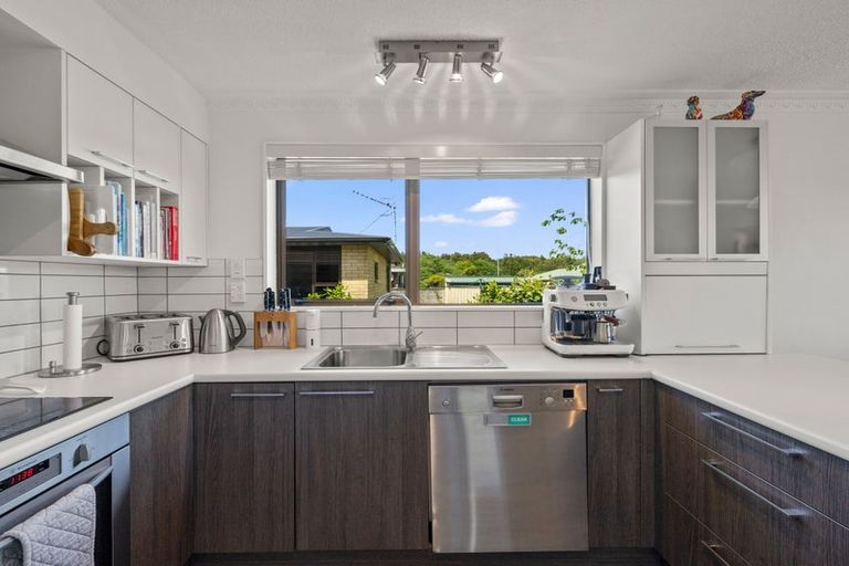 Photo of property in 8 Orkney Street, Waikiwi, Invercargill, 9810