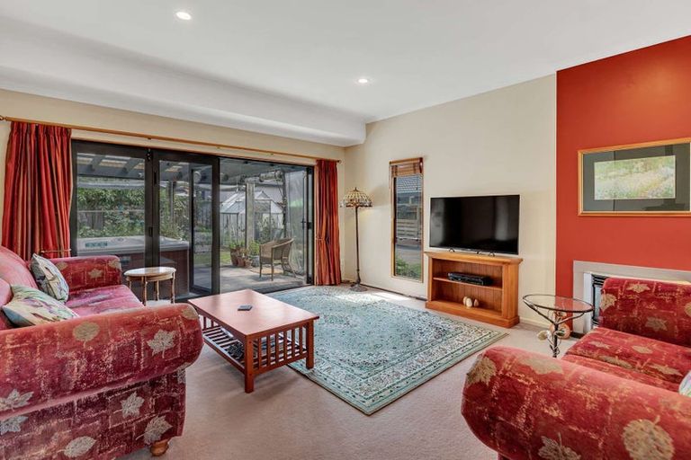 Photo of property in 44 Easton Way, Levin, 5510