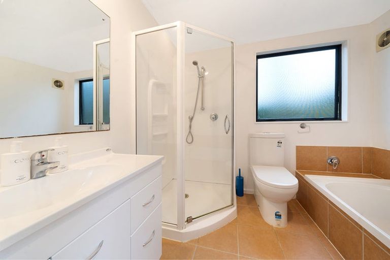 Photo of property in 45 Holmes Drive South, Massey, Auckland, 0614