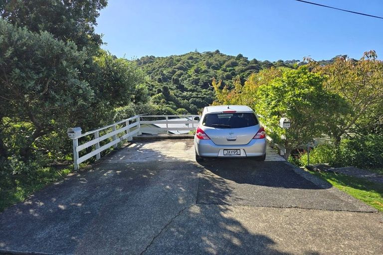 Photo of property in 24 Silverstream Road, Crofton Downs, Wellington, 6035