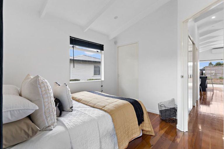 Photo of property in 1/6 Mcleod Road, Weymouth, Auckland, 2103
