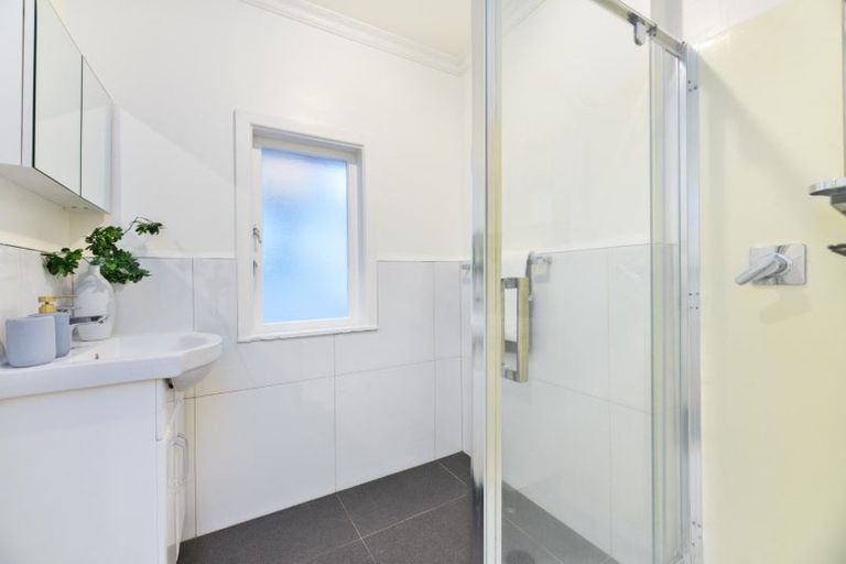 Photo of property in 2a Kereru Street, Henderson, Auckland, 0612
