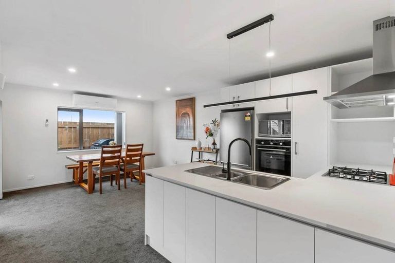 Photo of property in 96 Kuaka Drive, Takanini, 2112