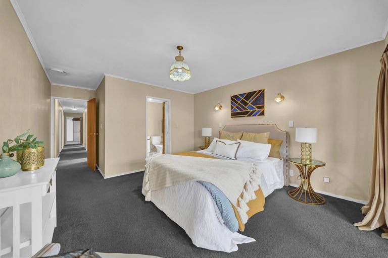 Photo of property in 16 Westholm Way, Pahurehure, Papakura, 2113