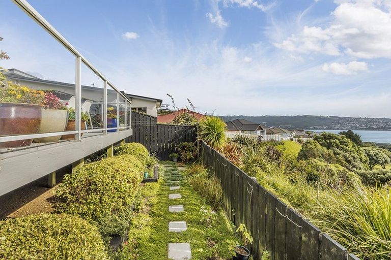 Photo of property in 3 Greenstone Place, Aotea, Porirua, 5024