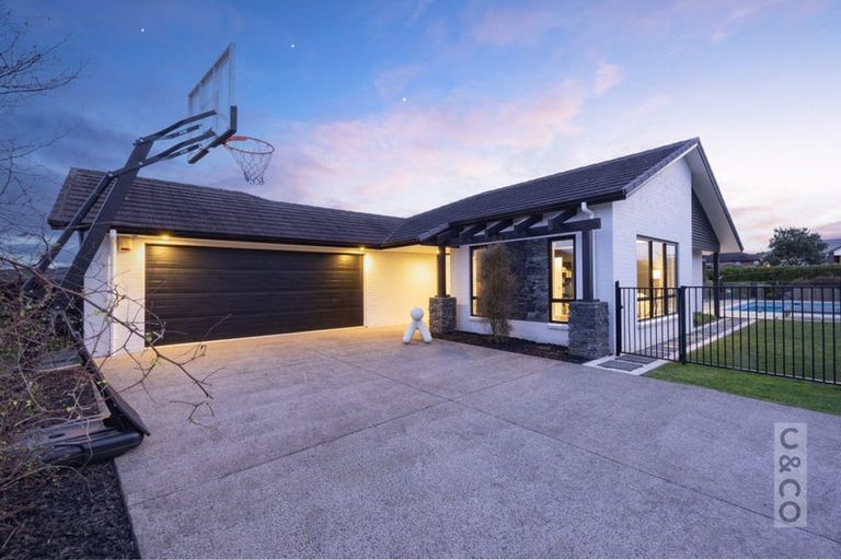 Photo of property in 19 Pohutukawa Parade, Riverhead, 0820