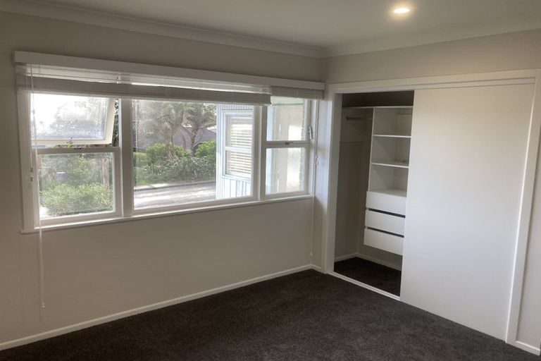 Photo of property in 1/138 Churchill Road, Rothesay Bay, Auckland, 0630