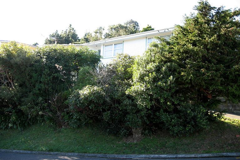 Photo of property in 19 Castle Crescent, Stokes Valley, Lower Hutt, 5019