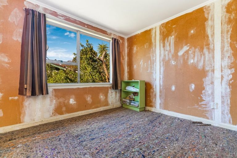 Photo of property in 8 Glucina Place, Glen Eden, Auckland, 0602