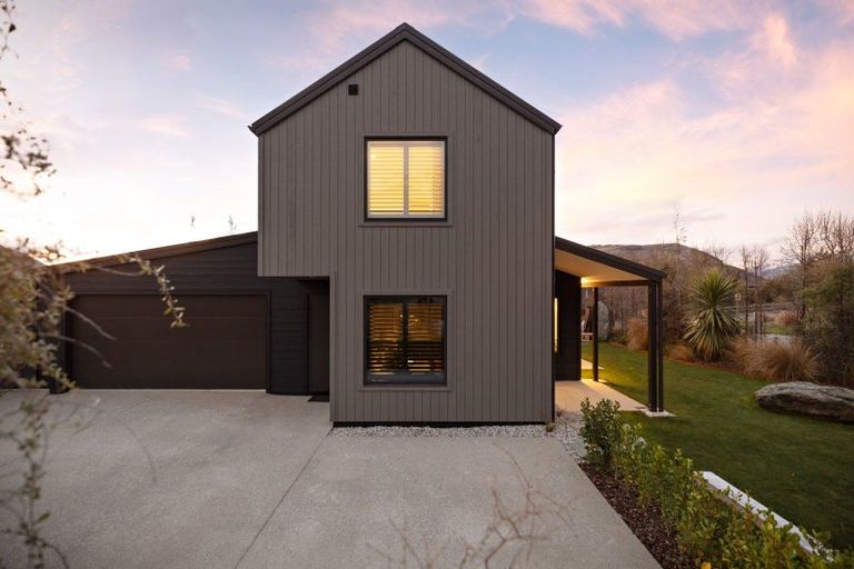 Photo of property in 1 Appin Court, Jacks Point, Queenstown, 9371