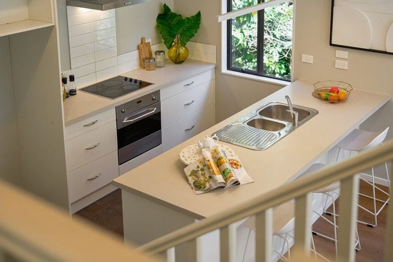 Photo of property in 168 Verbena Road, Birkdale, Auckland, 0626