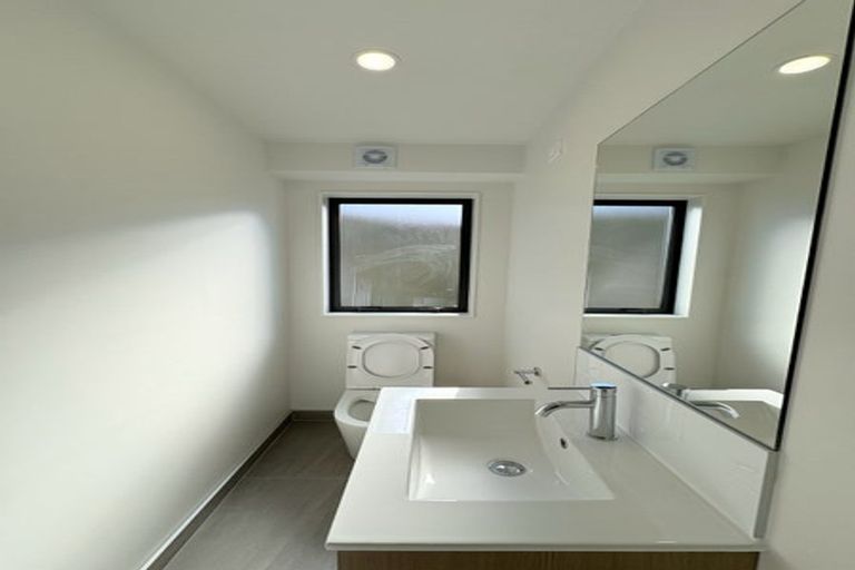 Photo of property in 27c Te Atatu Road, Te Atatu South, Auckland, 0610