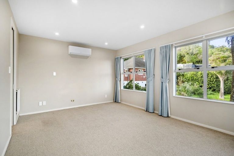 Photo of property in 7a Shortland Street, Khandallah, Wellington, 6035