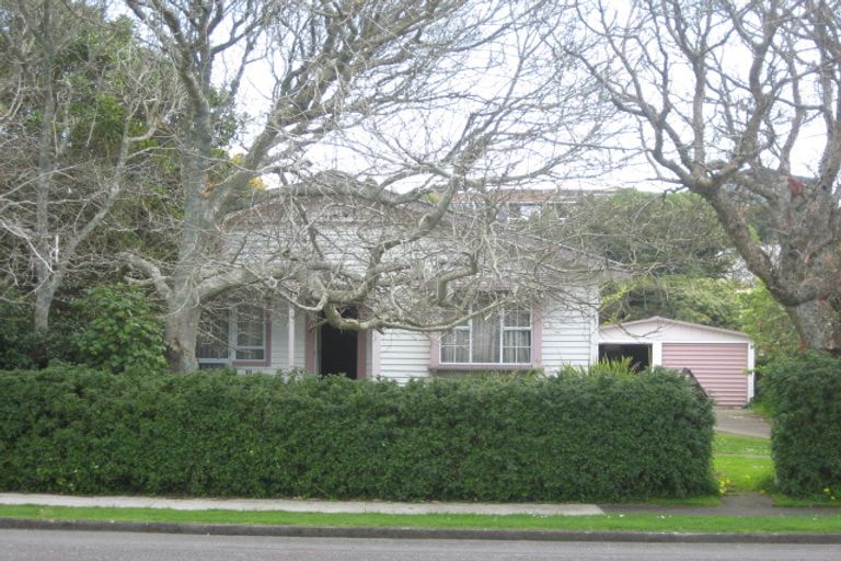 Photo of property in 4 Hoyle Place, New Plymouth, 4310