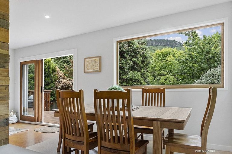 Photo of property in 6 Woodstock Terrace, Tawa, Wellington, 5028