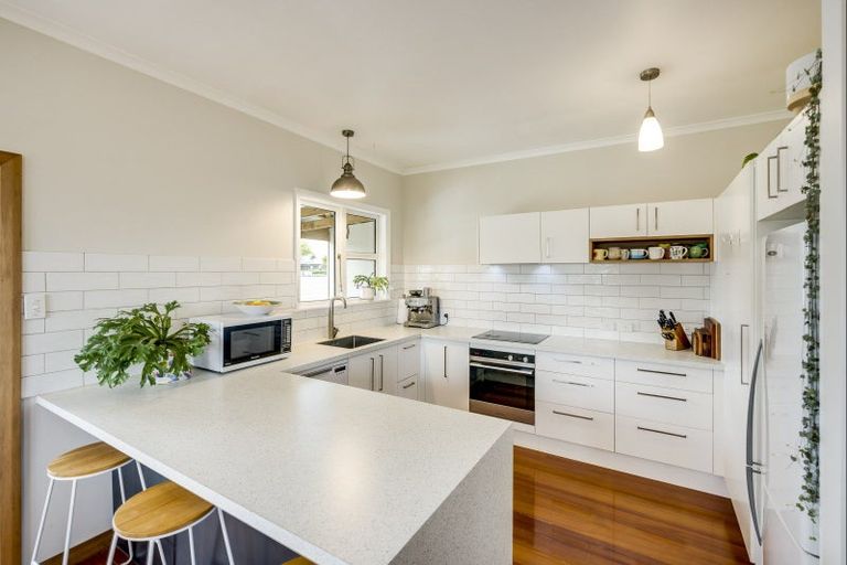 Photo of property in 14 Barker Road, Marewa, Napier, 4110