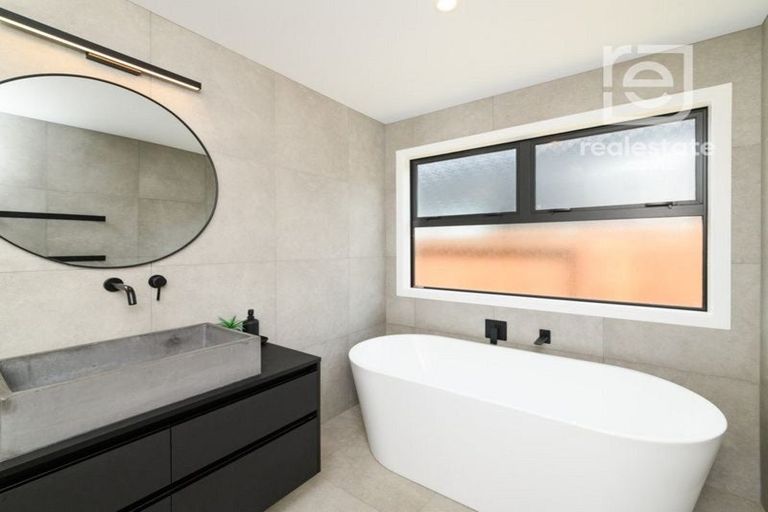 Photo of property in 35 Freedom Drive, Kelvin Grove, Palmerston North, 4414