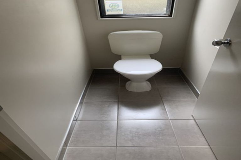 Photo of property in 8 Carisbrook Crescent, Papakura, 2110