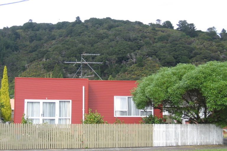 Photo of property in 43 Wilford Street, Wallaceville, Upper Hutt, 5018