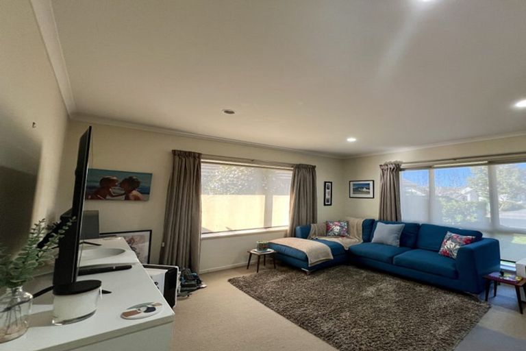 Photo of property in 129 Saint James Drive, Huntington, Hamilton, 3210