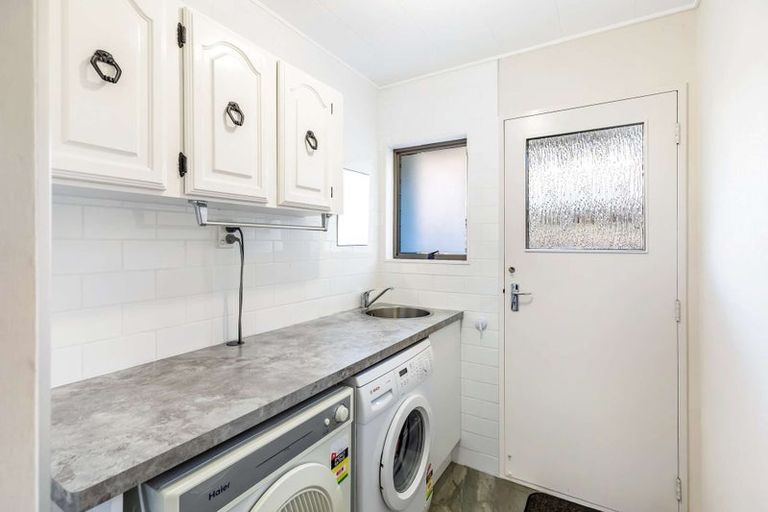 Photo of property in 6 Aintree Crescent, Awapuni, Palmerston North, 4412