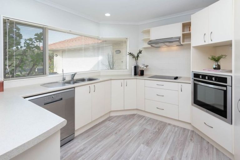 Photo of property in 167 Kilkenny Drive, East Tamaki Heights, Auckland, 2016