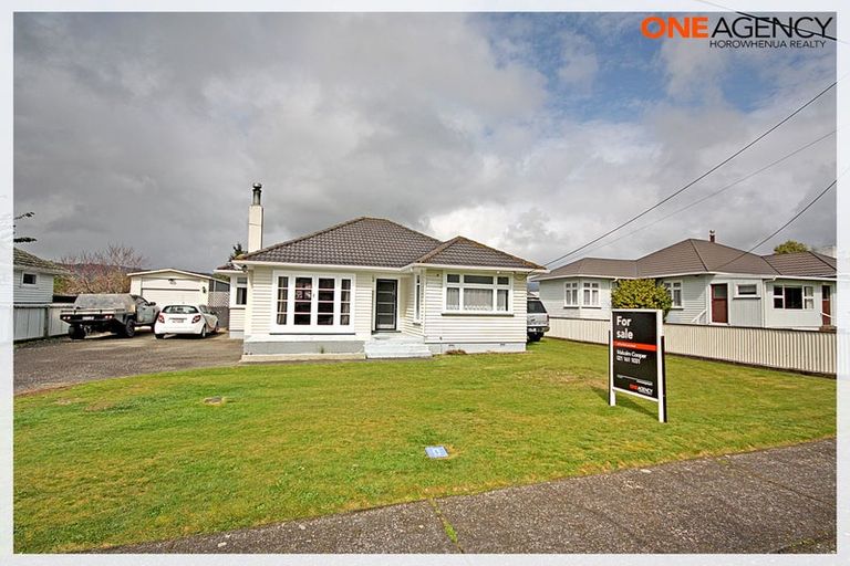 Photo of property in 28 George Street, Levin, 5510