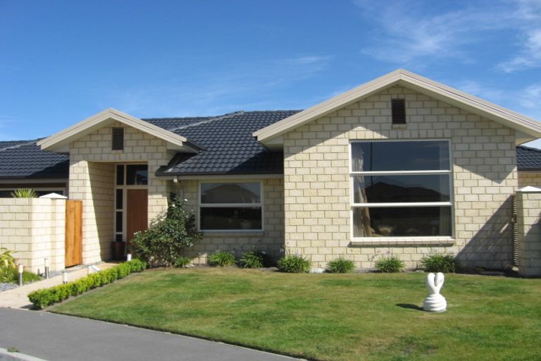 Photo of property in 10 Riverbank Road, Northwood, Christchurch, 8051